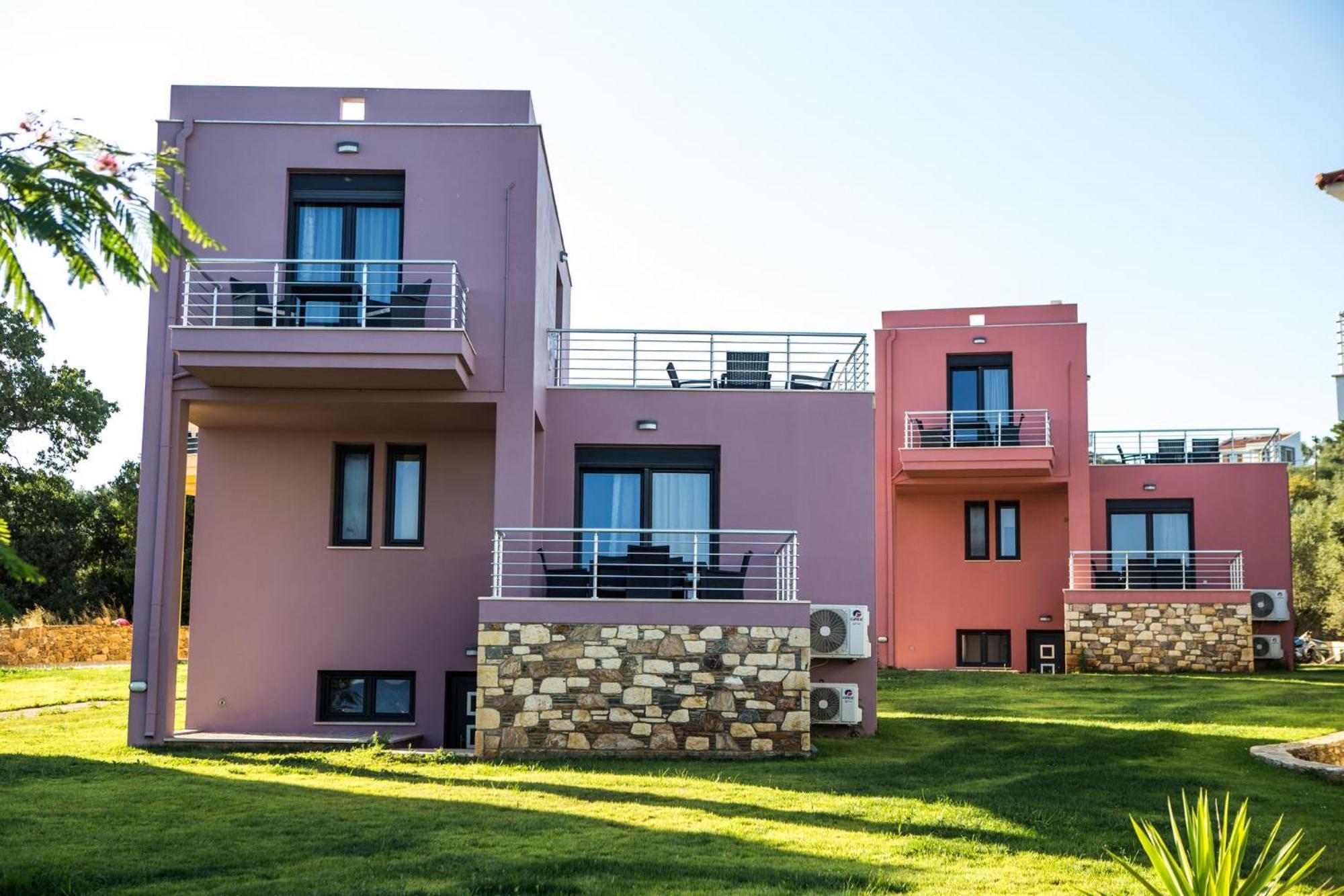 Blue Waves Luxury Suites By The Sea Plomari Екстериор снимка